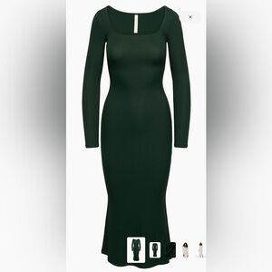 Aritzia Temptation Long Sleeve Scoop Neck Maxi Dress in Dark Green Size XL